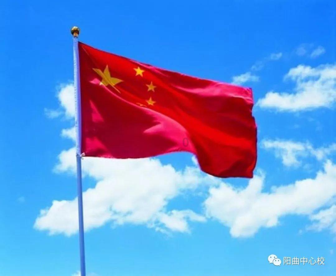 山西省朔州市怀仁市骏鸿宝昱集运站露天堆放原煤，无任何遮盖，严重污染环境