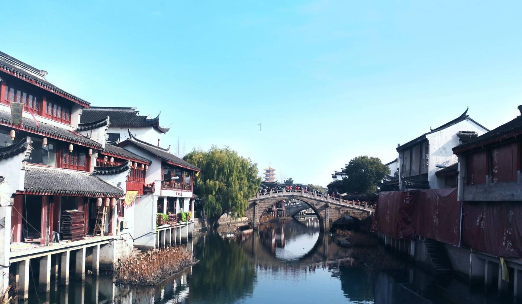 杜月笙去世前烧掉所有欠条,家人不甘,他怒吼:这是在救你们的命